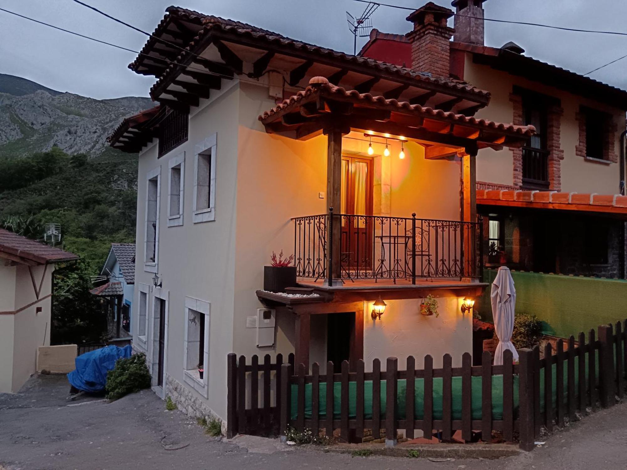El Cantón Cangas de Onís Exterior foto