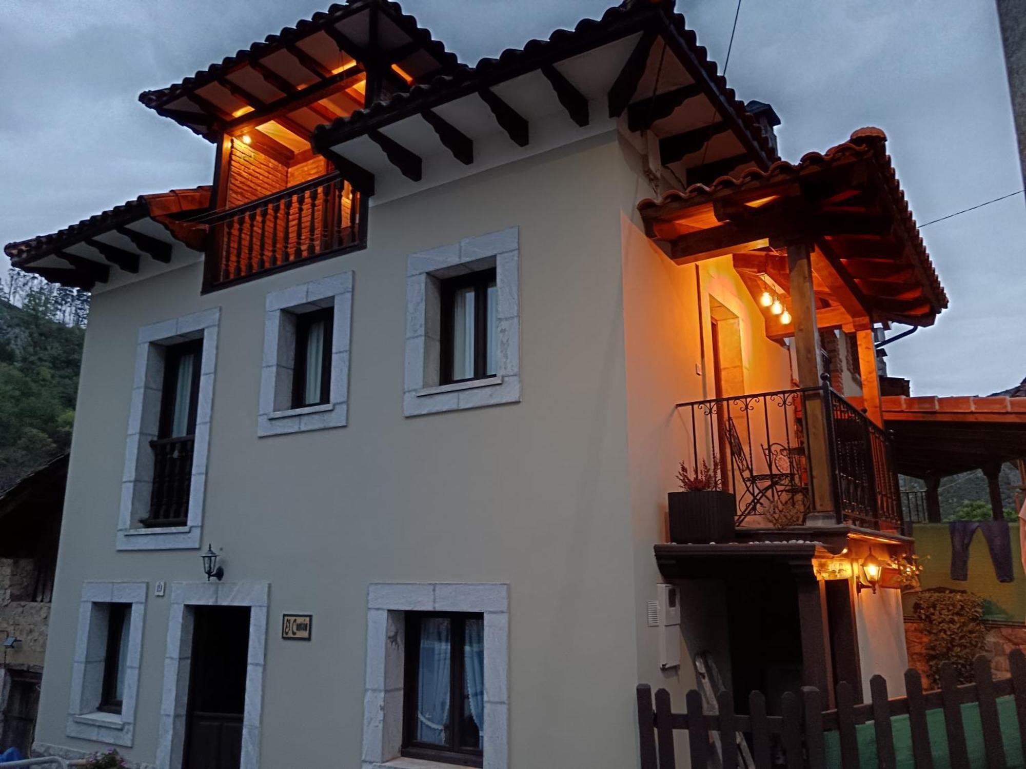 El Cantón Cangas de Onís Exterior foto